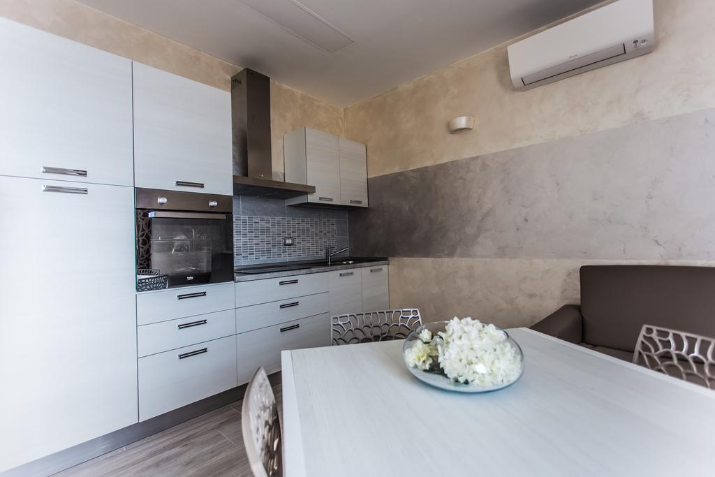 Lm House 01 *
